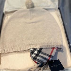 Burberry unisex  Childs Hat